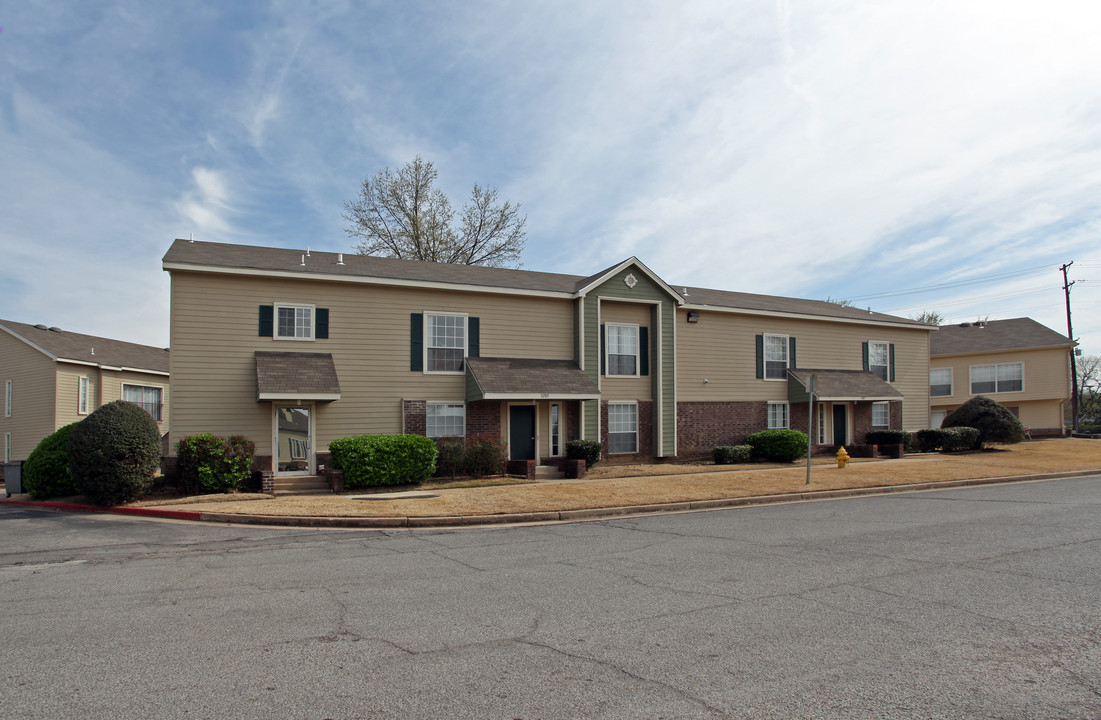 The Legacy at Riverview in Tulsa, OK - Building Photo