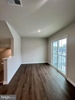 31 Fieldcrest Aly Aly in Gloucester Township, NJ - Building Photo