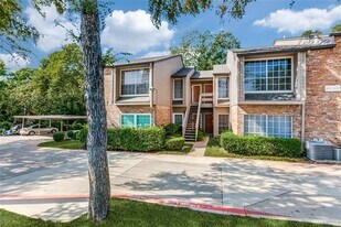 9801 Royal Ln in Dallas, TX - Building Photo