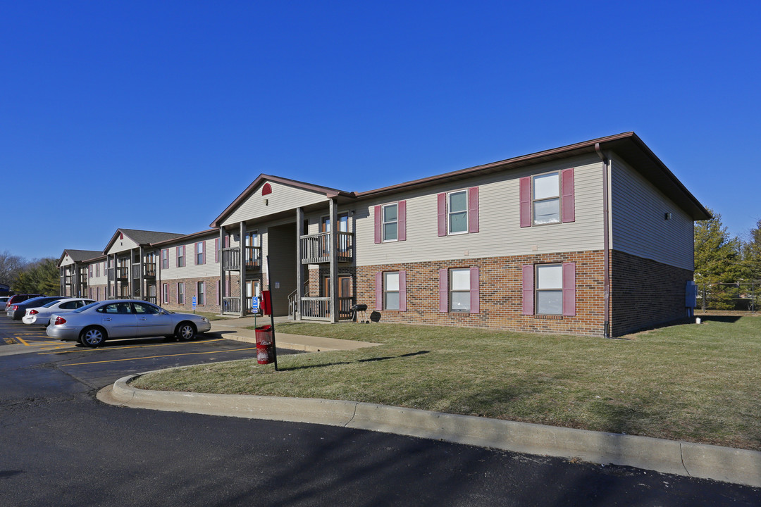 Urbana Estates in Urbana, IL - Foto de edificio