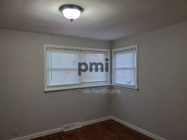 720 IL-121 in Mount Zion, IL - Foto de edificio - Building Photo