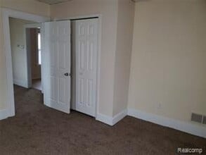 23745 Rein Ave in Eastpointe, MI - Building Photo - Building Photo