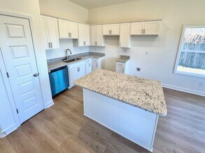 390 Hedge Rose Blvd in Somerville, TN - Foto de edificio - Building Photo