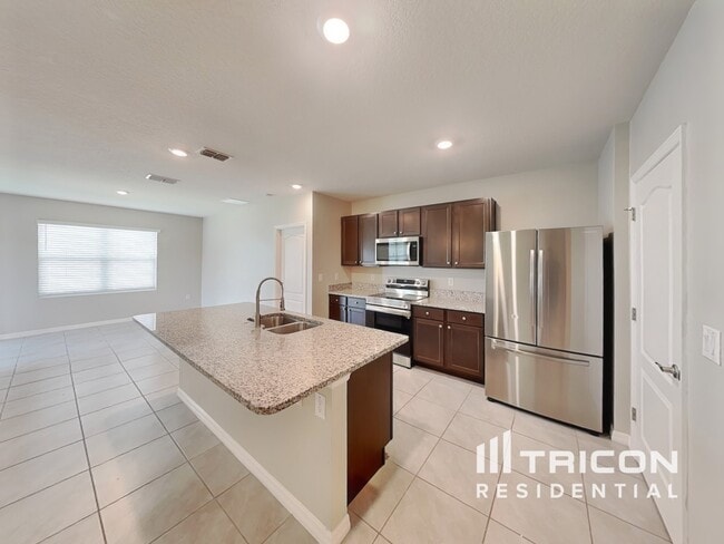 221 Cedar Elm Cir in Debary, FL - Building Photo - Building Photo