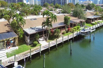 2619 Parkview Dr S in Hallandale Beach, FL - Building Photo - Building Photo