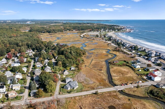 16 Oceanview Ave in Rye, NH - Building Photo - Building Photo