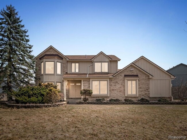 property at 5079 W Pond Cir
