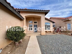 15159 Zircon Dr in Victorville, CA - Building Photo - Building Photo