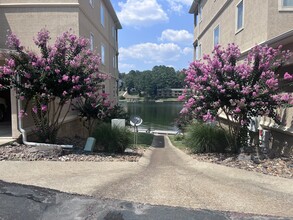 225 Lookout Point in Lake Hamilton, AR - Building Photo - Building Photo