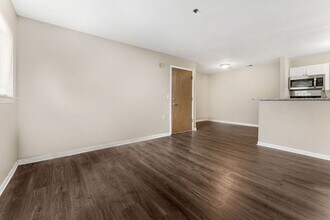 3670 S John Hix Rd in Wayne, MI - Foto de edificio - Building Photo