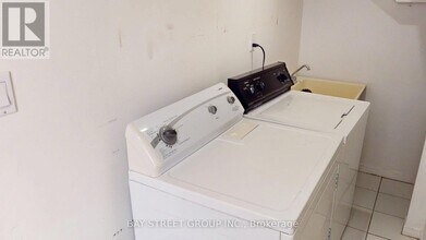 36 Grandview Ave in Markham, ON - Building Photo - Building Photo