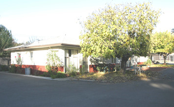 241-249 Farmers Ln in Santa Rosa, CA - Building Photo - Building Photo