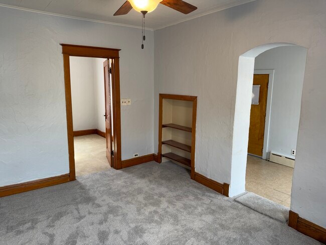 2346 122nd St, Unit One Rear in Blue Island, IL - Building Photo - Building Photo