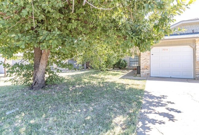 701 Country Aire Dr in Round Rock, TX - Building Photo - Building Photo