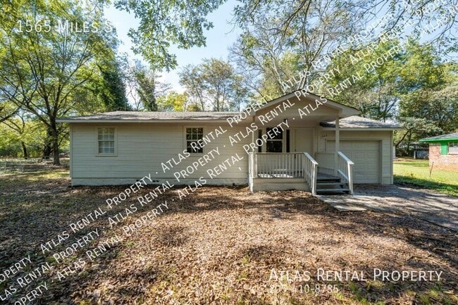 property at 1565 Miles St