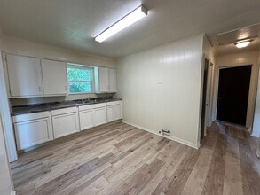 3909 Roselawn Dr in Waco, TX - Building Photo - Building Photo