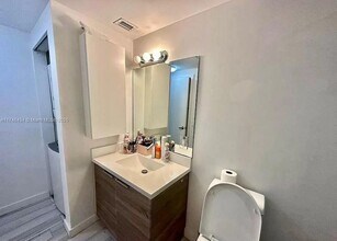 1560 Meridian Ave in Miami Beach, FL - Building Photo - Building Photo