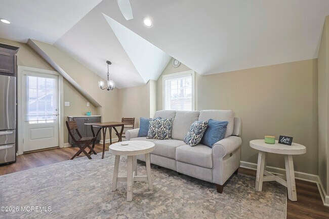 246 Mantoloking Rd in Brick, NJ - Building Photo - Building Photo