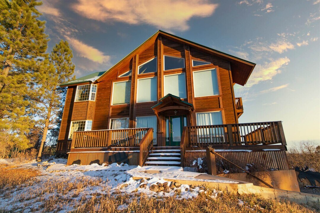 36 Chestnut Ct in Pagosa Springs, CO - Foto de edificio