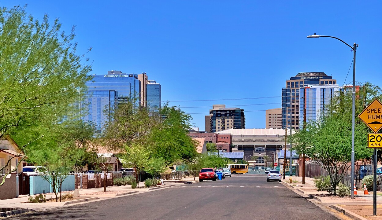 737 S 2nd St in Phoenix, AZ - Building Photo