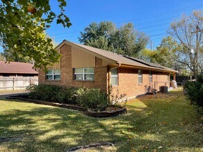 11303 Greenwillow Dr in Houston, TX - Foto de edificio - Building Photo