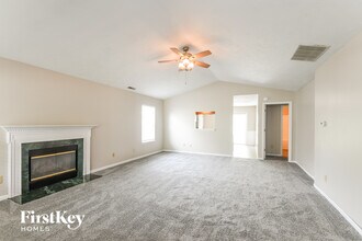 5815 Victory Ave in Indianapolis, IN - Foto de edificio - Building Photo