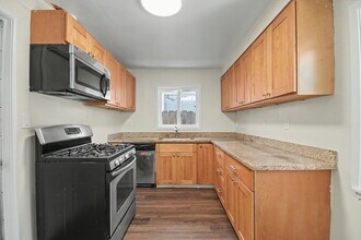 1125 Henderson Ave in Menlo Park, CA - Building Photo - Building Photo