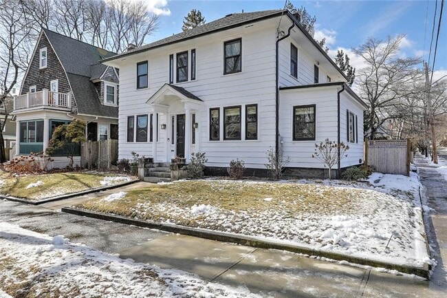310 Elmgrove Ave in Providence, RI - Building Photo - Building Photo