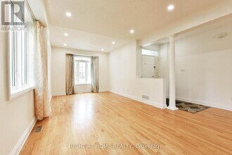 11 Cheltonia Way in Ottawa, ON - Building Photo - Building Photo
