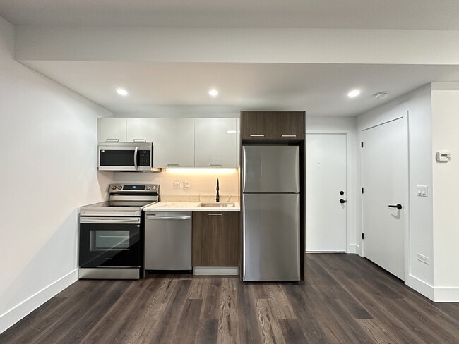 1553 W Hollywood Ave in Chicago, IL - Building Photo - Building Photo