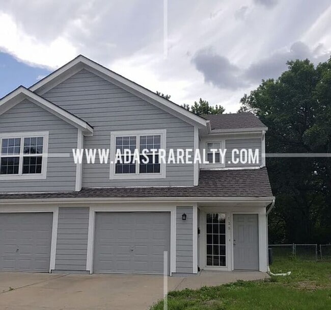 128 S Julia St in Olathe, KS - Building Photo - Building Photo