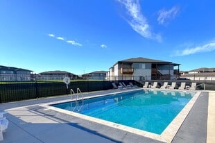 Victory Village on Lakeview in North Platte, NE - Building Photo