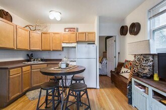 910 W Dakin St in Chicago, IL - Building Photo - Building Photo