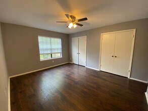 7711 Callaghan Rd-Unit -Mockingbird Pond in San Antonio, TX - Foto de edificio - Building Photo