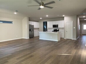 521 Whispering Winds Trl in McKinney, TX - Foto de edificio - Building Photo