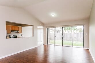 11010 SW 123rd Ave in Miami, FL - Building Photo - Building Photo