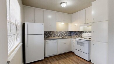 3800 E 29th St, Unit 6 in Bryan, TX - Building Photo - Building Photo