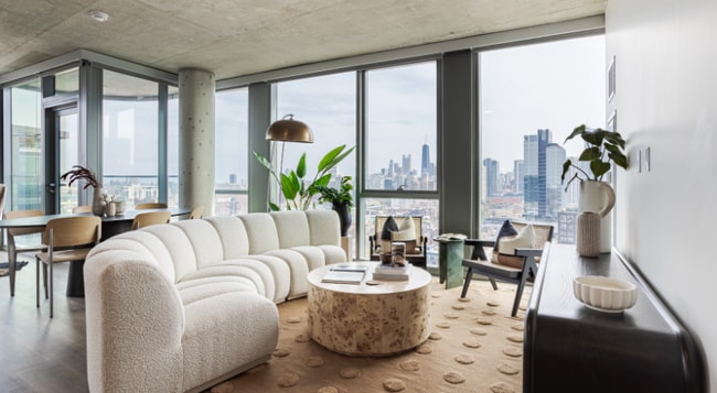 property at 1152 W Carroll Ave