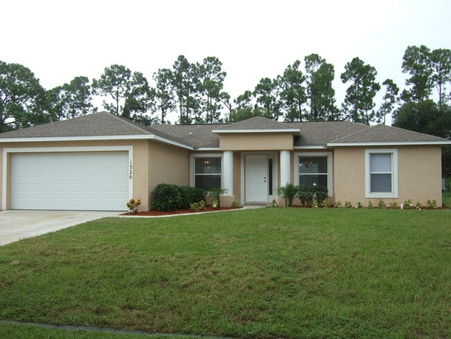 property at 1320 SW Hunnicut Ave