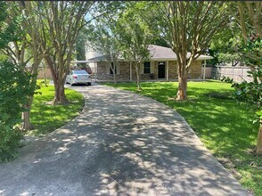 222 Cool Cove in Montgomery, TX - Building Photo - Building Photo