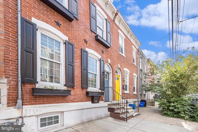 property at 2008 Carpenter St