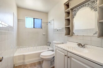 1721 Wilmoore Dr SE in Albuquerque, NM - Building Photo - Building Photo