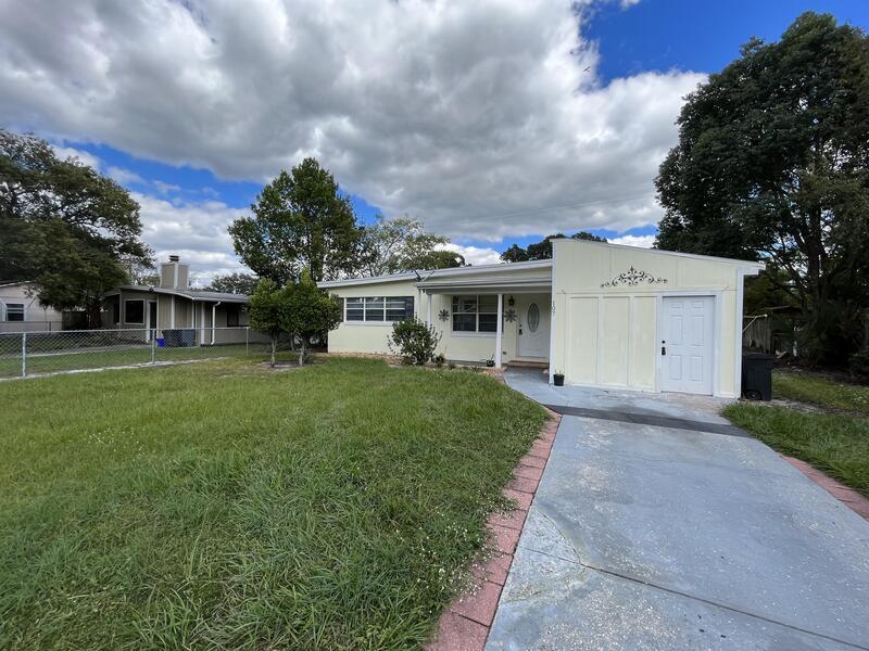 107 Hays Dr-Unit -1614-202 in Sanford, FL - Building Photo