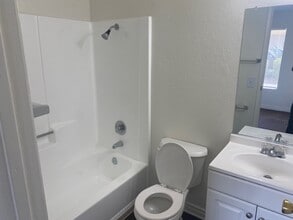 West Palmdale Apartments in Palmdale, CA - Building Photo - Building Photo