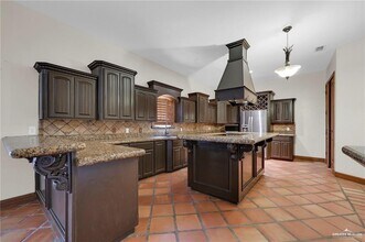 19 Buck Fawn Dr in Edinburg, TX - Building Photo - Building Photo