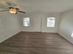 248 SE 9th Ave in Deerfield Beach, FL - Building Photo - Building Photo