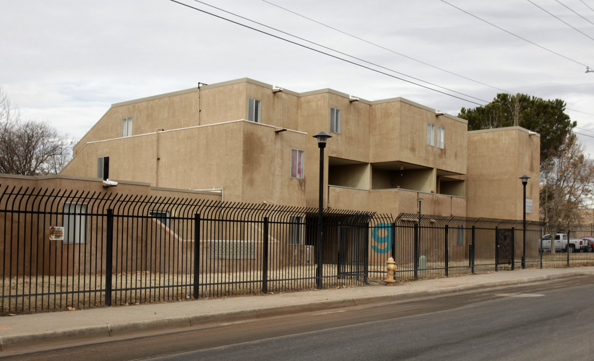 UNM Student Family Housing in Albuquerque, NM - Building Photo