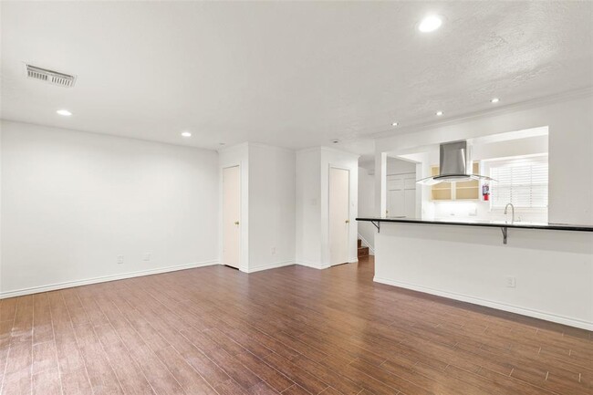 property at 2229 Mimosa Dr