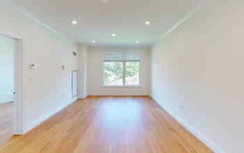 201 Sherman Rd, Unit 810 in Chestnut Hill, MA - Foto de edificio - Building Photo