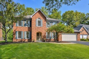 825 Biltmore Ct in Naperville, IL - Building Photo